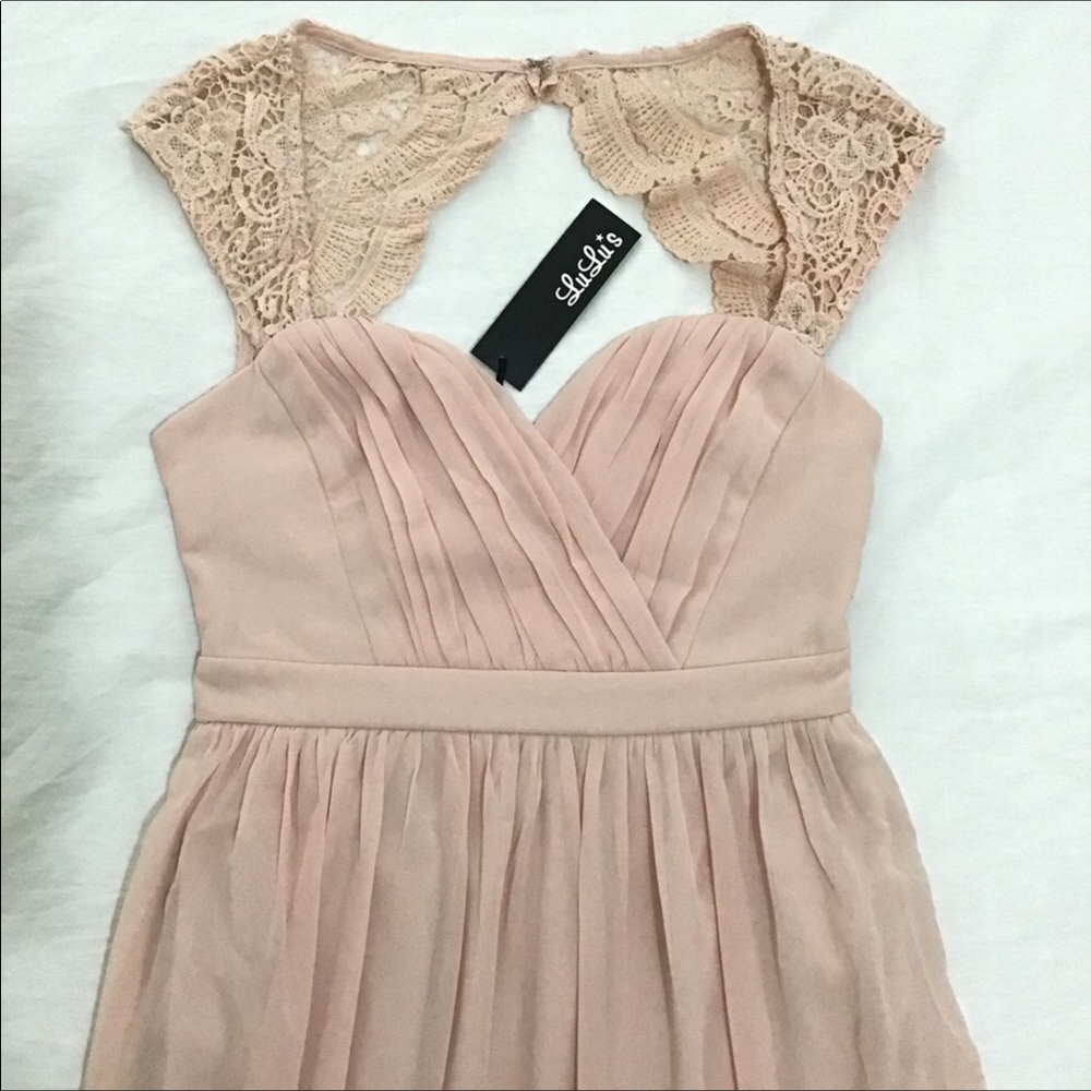 Lulu’s Novela Blush Maxi Dress
